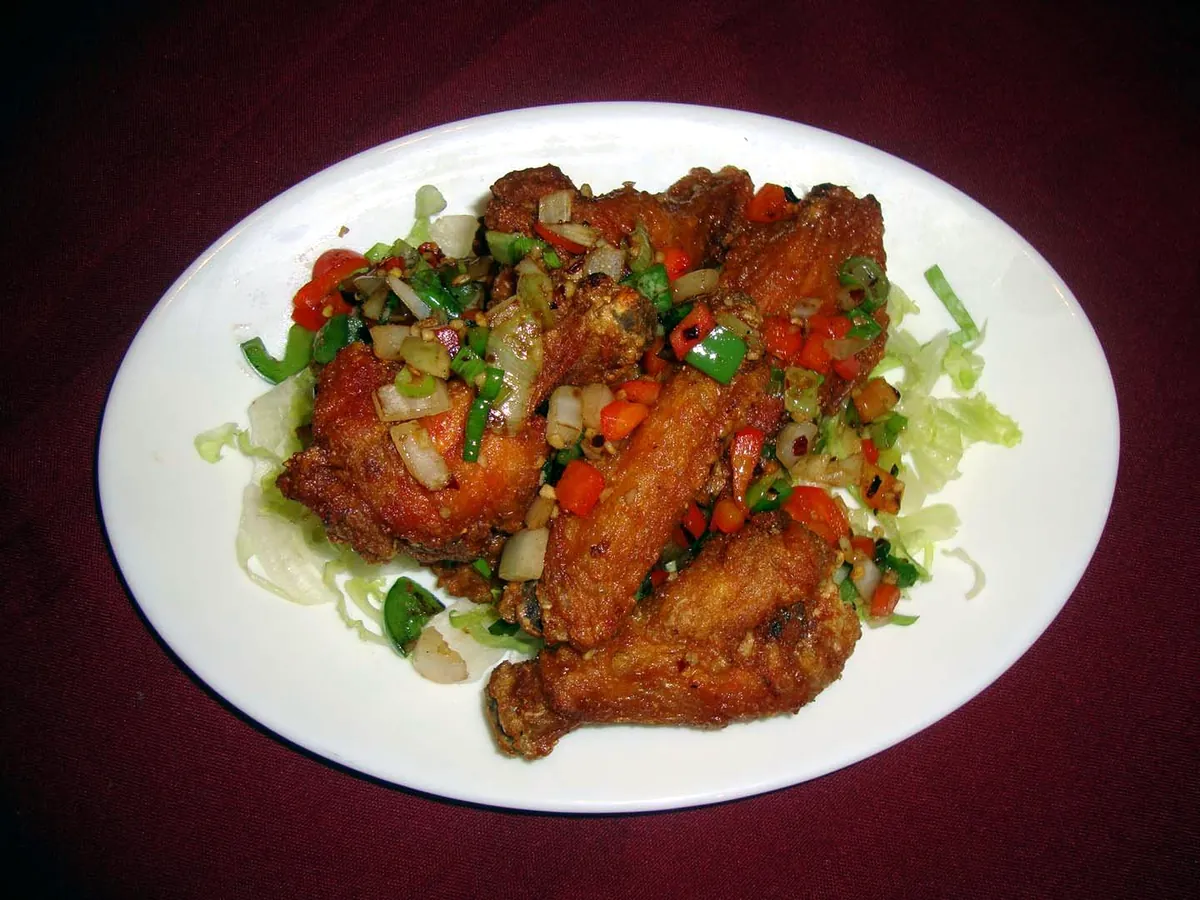 Ailes de poulet épicées du Phoenix Oriental